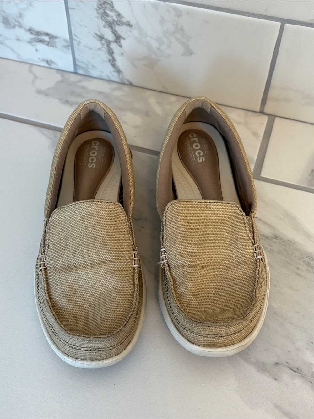 CROCS Walu II Triple Comfort Canvas Loafer Size W6